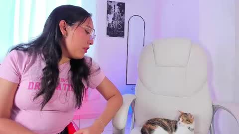 Snapshot of ary_and_kel chatting on 02-21-25, 08:49 Ariana and Kelsieh online show from 02-21-25, 08:49