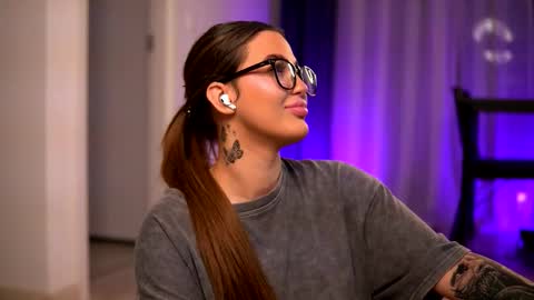 Lunaa  online show from 11-25-25, 07:03