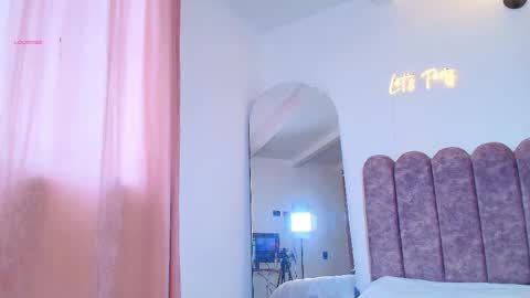 Snapshot of aryascollins chatting on 10-16-25, 01:01 aryascollins online show from 10-16-25, 01:01