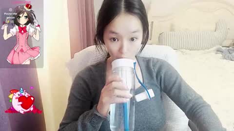 Snapshot of arylia_3 chatting on 10-27-25, 04:05 Lily online show from 10-27-25, 04:05