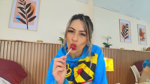 Catalina online show from 01-03-25, 03:44