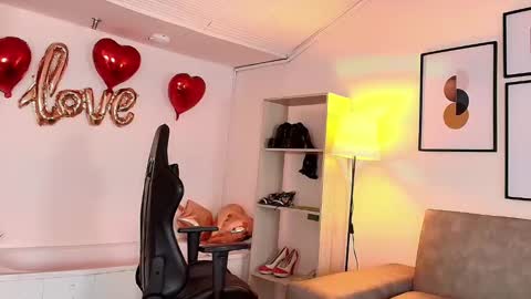 Catalina online show from 02-21-25, 12:17