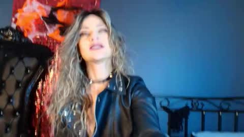 Catalina online show from 10-28-25, 10:41