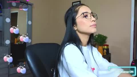 Snapshot of asenaesmee chatting on 02-08-25, 12:49 Asena online show from 02-08-25, 12:49