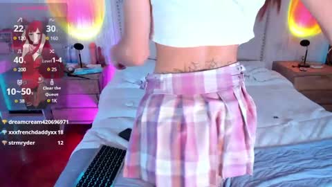 Snapshot of ash_leey chatting on 06-09-26, 01:01 Ashley online show from 06-09-26, 01:01