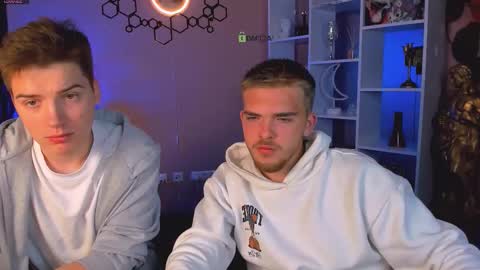 ash_raven_ online show from 09-16-25, 07:37