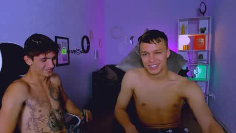 ash_raven_ online show from 10-04-25, 02:31