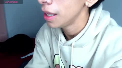 Snapshot of ash_v1 chatting on 12-04-25, 12:20 Ash online show from 12-04-25, 12:20