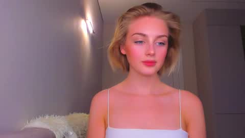 Snapshot of ashbunny_ chatting on 03-03-25, 06:12 your pretty Ashley online show from 03-03-25, 06:12