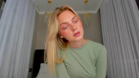 your pretty Ashley online show from 05-25-26, 10:54