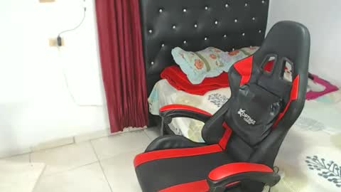 ashelyhots9inches online show from 02-20-26, 05:35