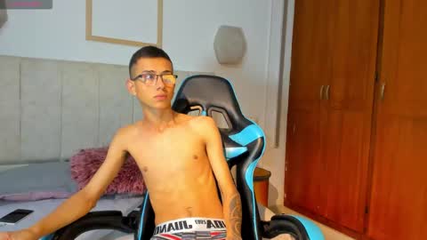   Asher  online show from 01-06-26, 01:48