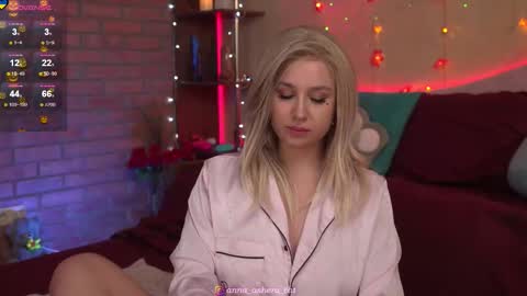 Snapshot of asherat69 chatting on 11-16-25, 06:35 Anna Anya online show from 11-16-25, 06:35