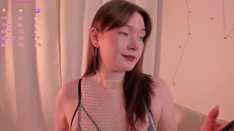 Snapshot of ashhasmy chatting on 10-29-25, 12:18 Ash online show from 10-29-25, 12:18