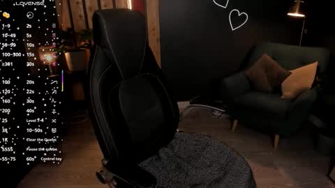 Snapshot of ashhasmy chatting on 11-18-25, 12:31 Ash online show from 11-18-25, 12:31