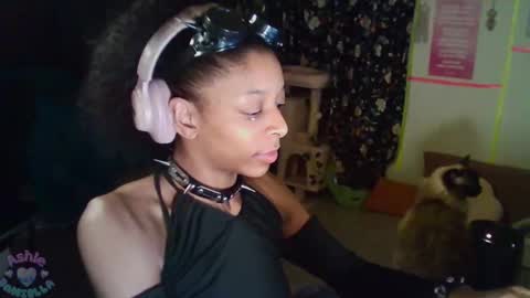 Snapshot of ashledaniella chatting on 01-28-25, 07:22 Ashle online show from 01-28-25, 07:22