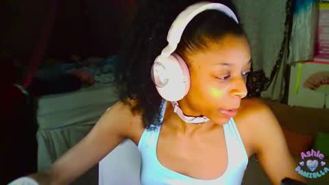 Snapshot of ashledaniella chatting on 03-09-25, 04:05 Ashle online show from 03-09-25, 04:05
