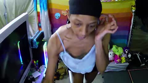 Snapshot of ashledaniella chatting on 11-16-25, 12:27 Ashle online show from 11-16-25, 12:27