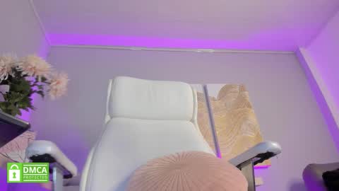 Snapshot of ashleey_thompsonn chatting on 12-14-25, 12:38 Ashley online show from 12-14-25, 12:38