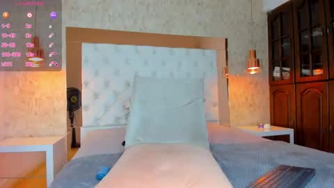 Ashleey Brownn  online show from 12-19-24, 01:39