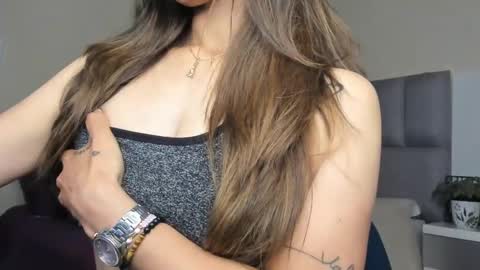 Carolina  online show from 01-17-25, 12:20