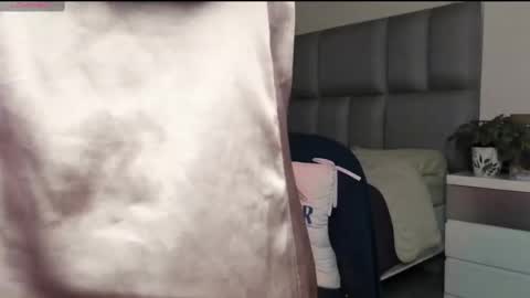 Carolina  online show from 03-04-25, 02:06