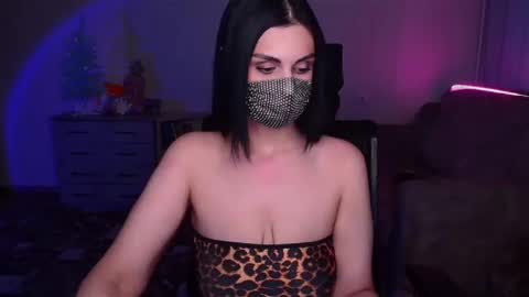   Yasmina   online show from 01-06-25, 08:14