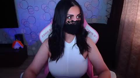   Yasmina   online show from 10-11-25, 04:55