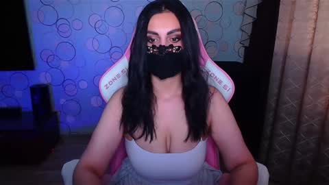   Yasmina   online show from 11-09-25, 04:33