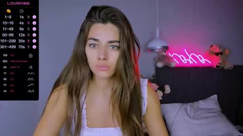 Snapshot of ashley__jess chatting on 11-10-25, 04:28 Ashley online show from 11-10-25, 04:28