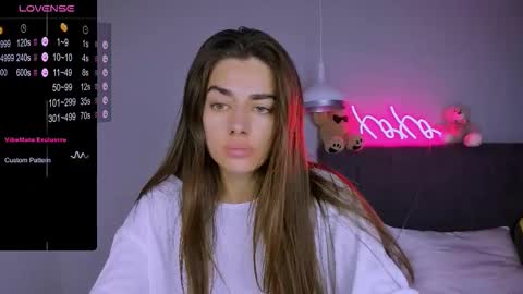 Snapshot of ashley__jess chatting on 11-18-25, 05:06 Ashley online show from 11-18-25, 05:06