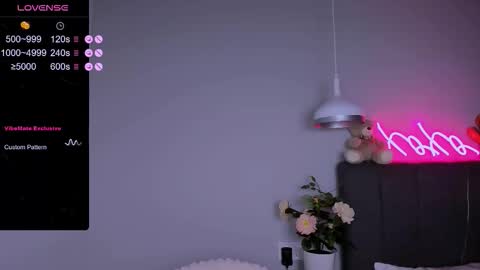 Snapshot of ashley__jess chatting on 11-28-25, 06:32 Ashley online show from 11-28-25, 06:32