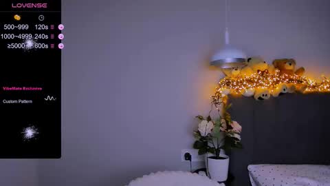 Snapshot of ashley__jess chatting on 12-03-25, 05:55 Ashley online show from 12-03-25, 05:55