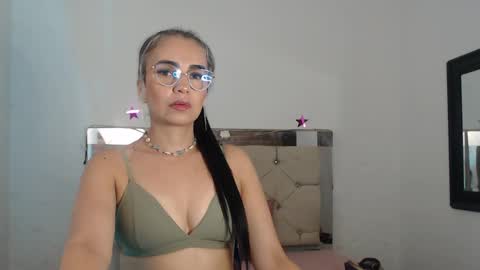 ashley__tylor online show from 01-30-25, 09:25