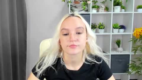 Snapshot of ashley_angely chatting on 10-21-25, 04:46 Ashley online show from 10-21-25, 04:46