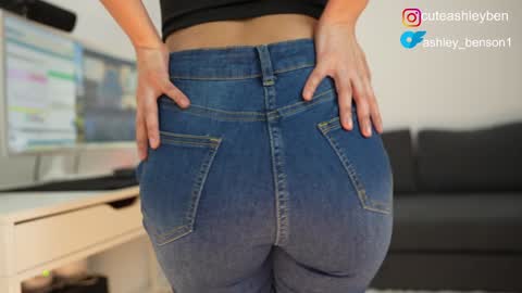 ashley  online show from 12-20-25, 02:18