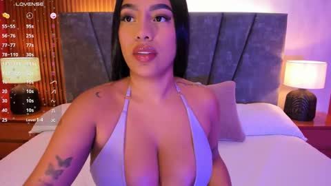 Snapshot of ashley_smith_x chatting on 09-19-25, 07:36 Sara Smith online show from 09-19-25, 07:36