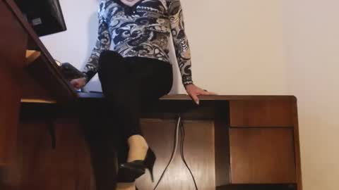 Snapshot of ashleyaki2000 chatting on 01-16-25, 10:12 Ashley Ann online show from 01-16-25, 10:12