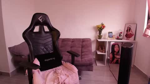 Ashley online show from 09-28-25, 02:22