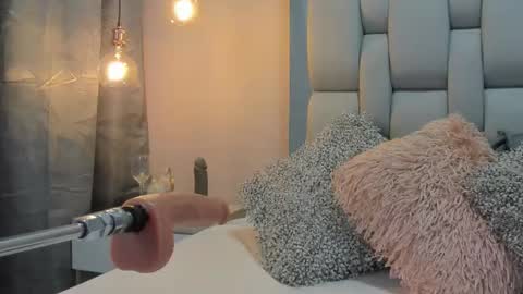 AshleyHill online show from 10-17-25, 04:48