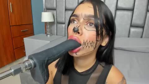 Snapshot of ashleyjonnees chatting on 10-19-25, 04:57 ASHLEY  My schedule 600 - 1400 GMT -5 online show from 10-19-25, 04:57