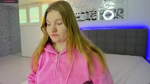 AshleyJonse online show from 01-18-26, 06:39