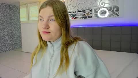 AshleyJonse online show from 01-19-26, 06:06