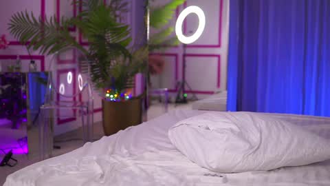 Snapshot of ashleysinnx chatting on 12-12-24, 11:47 Ashley online show from 12-12-24, 11:47