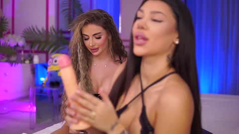 Snapshot of ashleysinnx chatting on 01-25-25, 06:35 Ashley online show from 01-25-25, 06:35