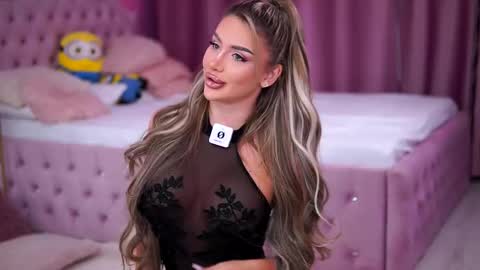 Snapshot of ashleysinnx chatting on 10-14-25, 04:30 Ashley online show from 10-14-25, 04:30