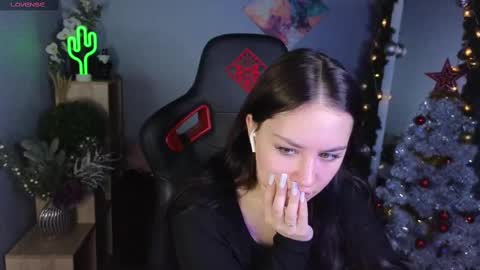 Snapshot of ashleyskott chatting on 01-13-25, 07:43 Ashley online show from 01-13-25, 07:43