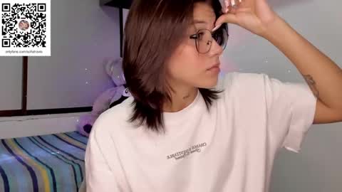 Snapshot of ashleytravis_ chatting on 01-31-25, 12:17 online show from 01-31-25, 12:17