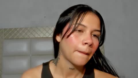 Snapshot of ashleytravis_ chatting on 12-15-25, 02:21 online show from 12-15-25, 02:21