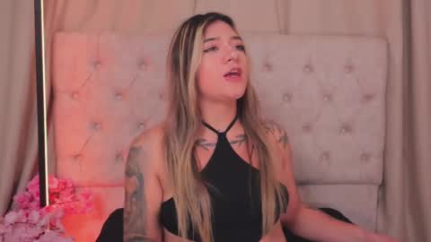 Ashley Lauren online show from 02-26-25, 04:03